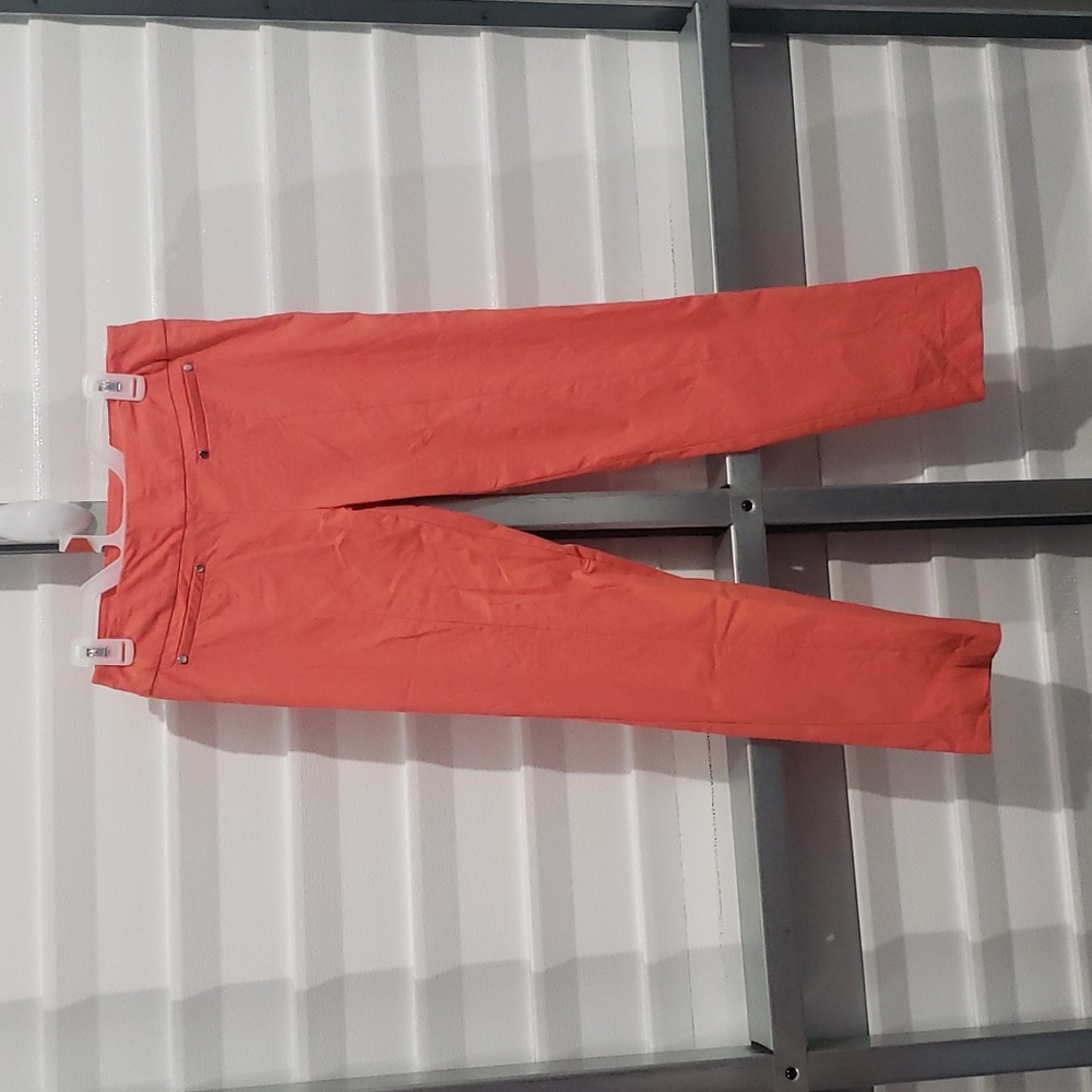 Ladies pants New Directions brand size 6 Coral color